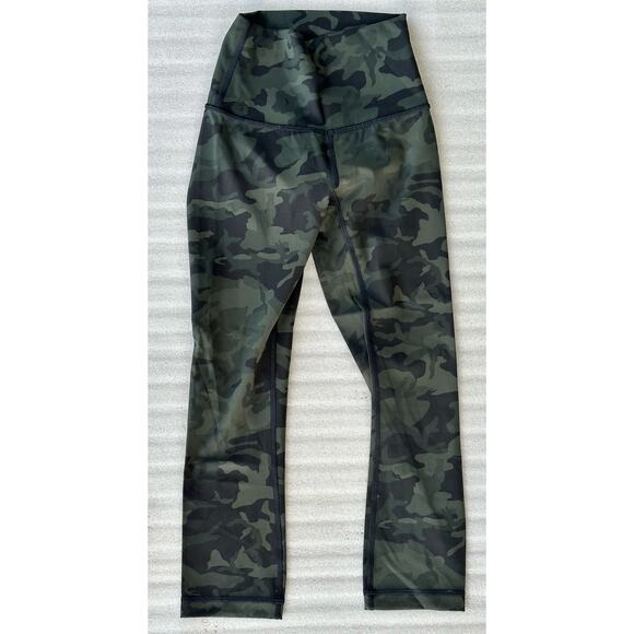 EUC Lululemon Wunder Under Crop High-Rise 21”, Camo Multi Green, Size 0, W6AYJS - Picture 6 of 11